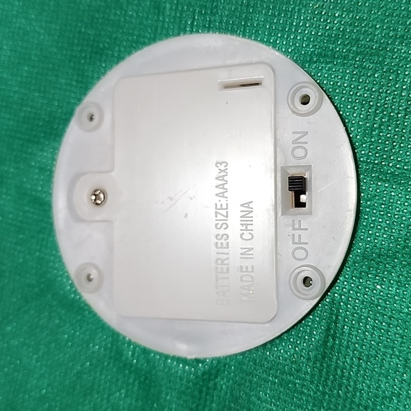 VINTAGE CHRISTMAS BATTERY OPERATED WREATH - Picture 5 of 5